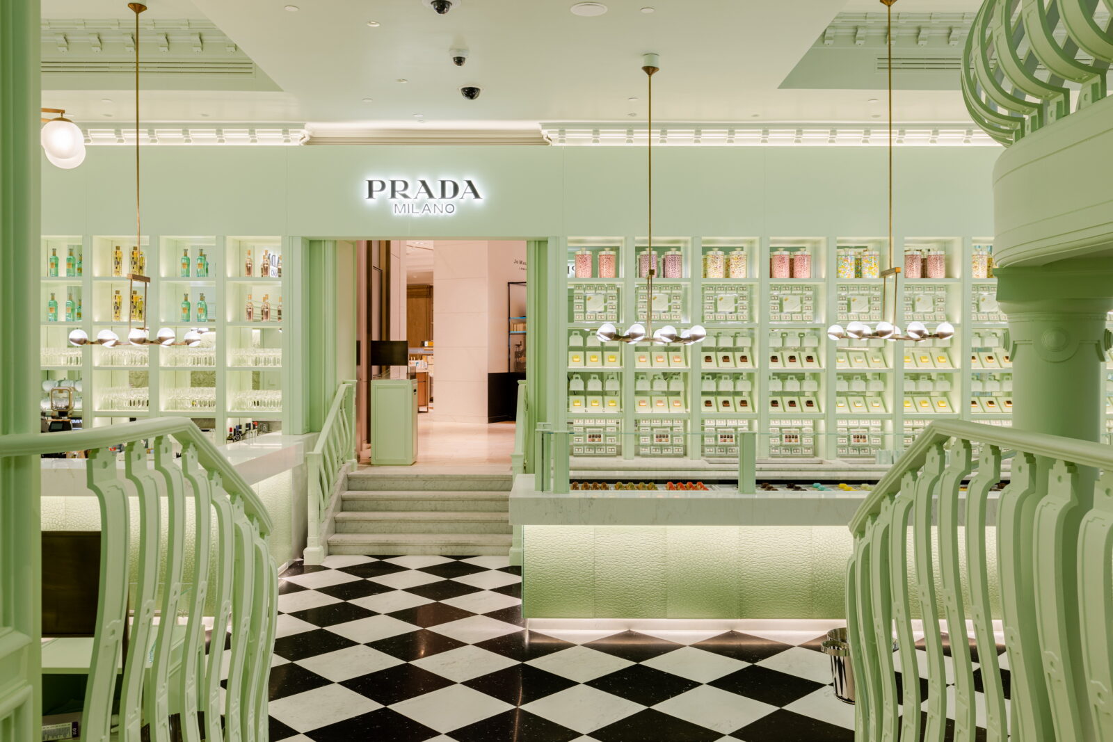 Prada heeft een cafe geopend in Londen