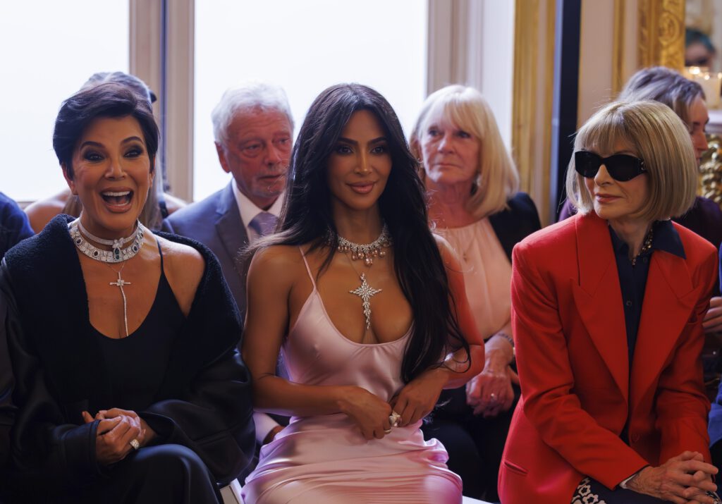 Anna Wintour negeert Kim Kardashian compleet bij Victoria Beckham show